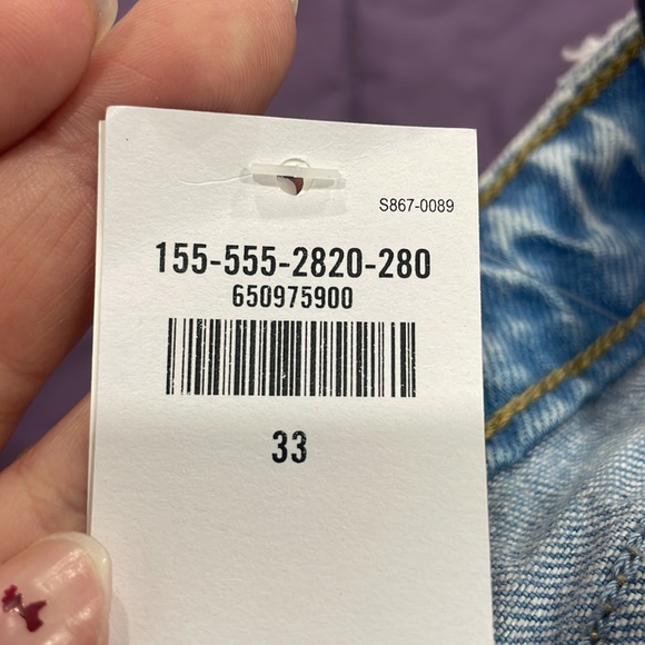 Curve Love light wash relaxed jeans - Picture 4 of 4